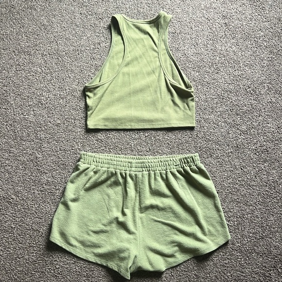green 2 piece matching set - Picture 3 of 3